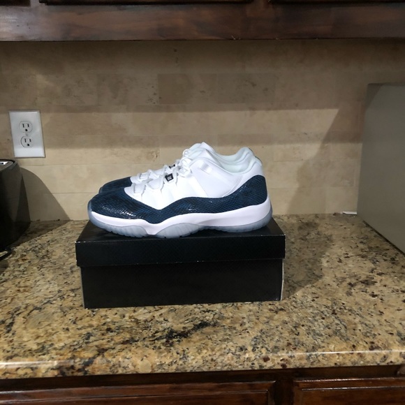 Jordan 11 low tops new - Picture 3 of 4
